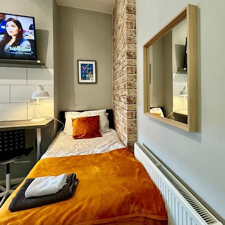 Limpenny Studio - Cityscape Cozy Corner Nottingham Bagian luar foto