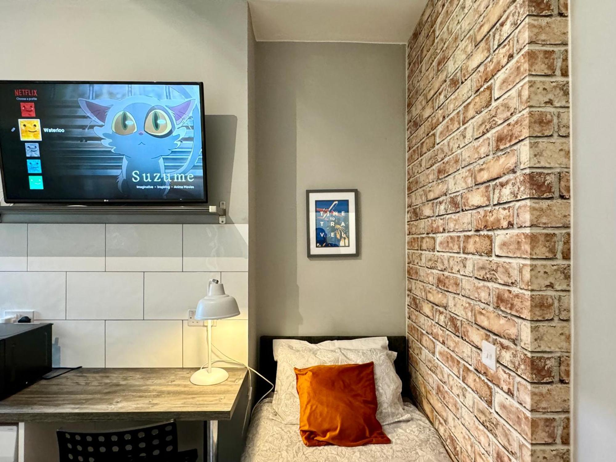 Limpenny Studio - Cityscape Cozy Corner Nottingham Bagian luar foto