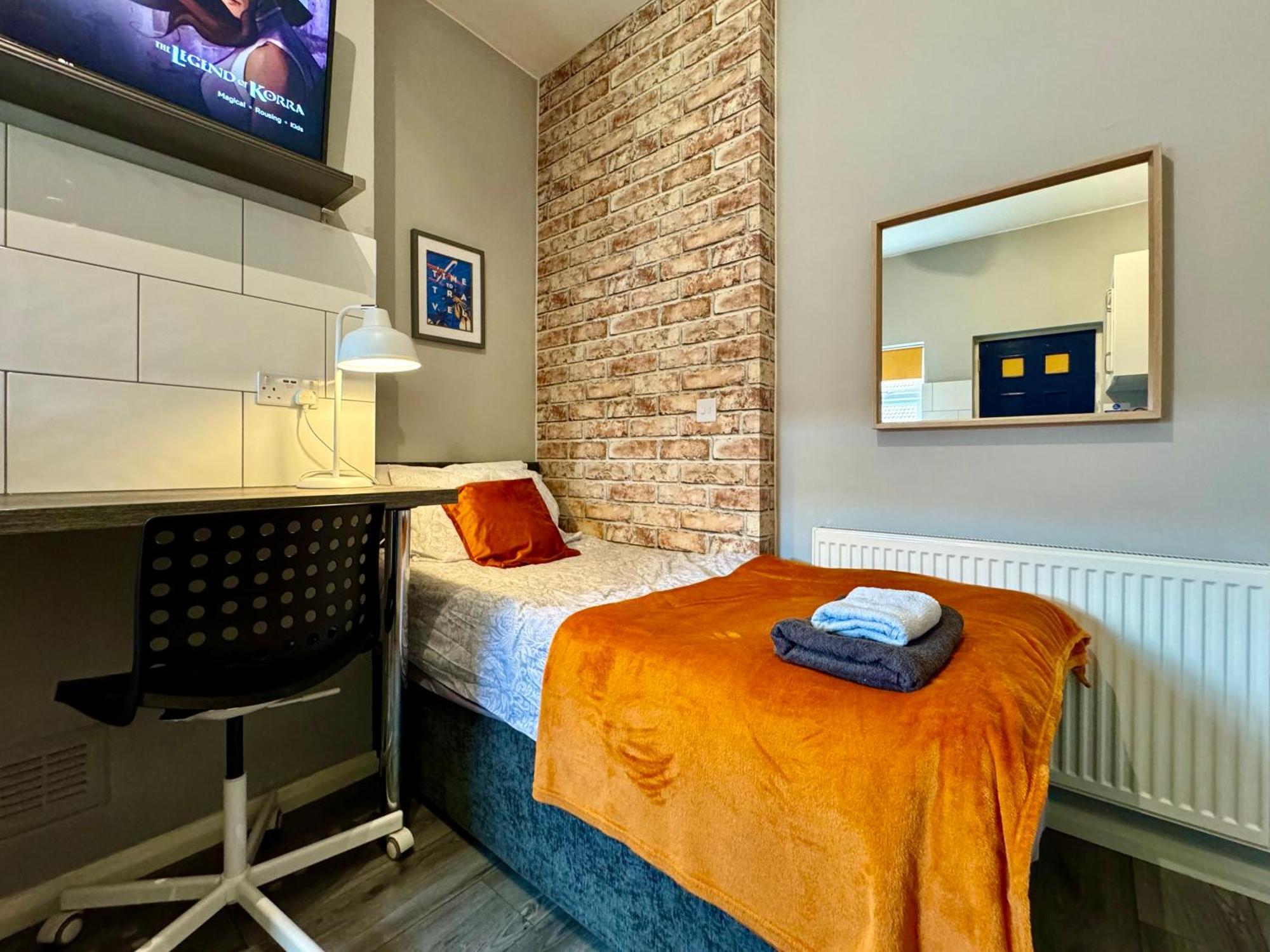 Limpenny Studio - Cityscape Cozy Corner Nottingham Bagian luar foto