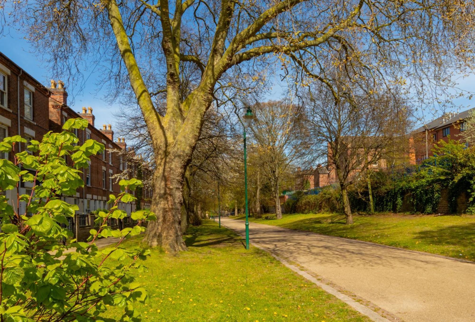 Limpenny Studio - Cityscape Cozy Corner Nottingham Bagian luar foto